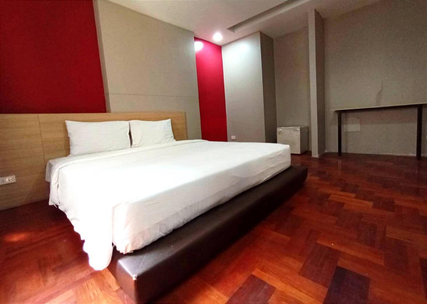 Go Inn Silom Bts Surasak X โกอินน์ สีลม บีทีเอส สถานีสุรศักดิ์ Bangkok Dış mekan fotoğraf